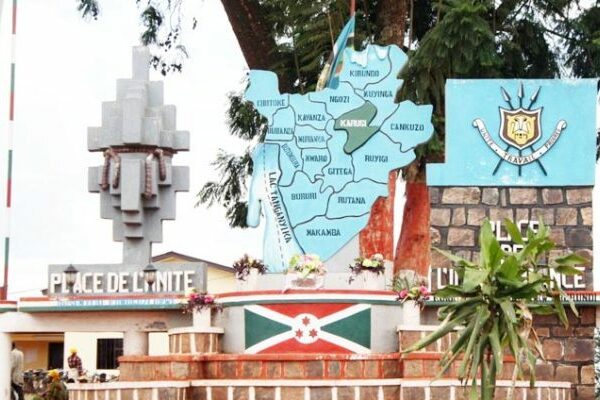 Une place publique au chef-lieu de la province de Karusi au centre-est du Burundi