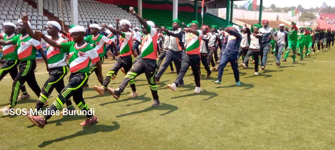 Des Imbonerakure en parade militaire lors d'une journée leur dédiée