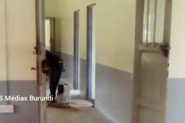 Nakivale (Uganda) : cases of postnatal deaths worry refugees An entry from a department of the referral hospital then undergoing rehabilitation at the Nakivale camp in Uganda, January 2024 (SOS Médias Burundi)