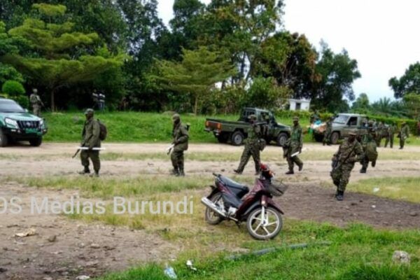 War in Eastern Congo : Uganda accused of supporting M23 rebels Soldiers of the Ugandan army on the DRC soil (SOS Médias Burundi)