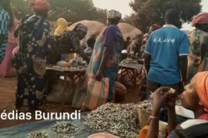 Food sellers in the now closed small market in Nyarugusu, July 2024 (SOS Médias Burundi)