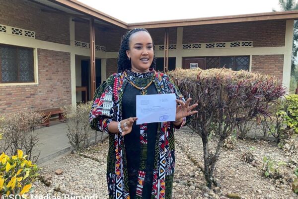 Photo de la semaine : Floriane Irangabiye parle d’événement heureux et de soulagement après sa sortie de prison