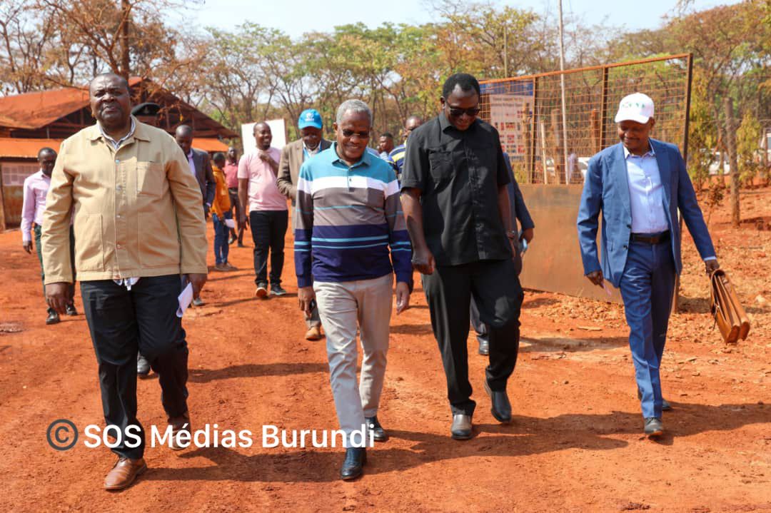 Tanzanian and Burundian officials arrive in Nyarugusu to speak to Burundian refugees, August 7, 2024 (SOS Médias Burundi)