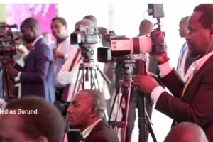Burundian journalists covering an event in the commercial city of Bujumbura (SOS Médias Burundi)