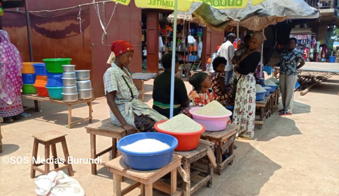 Traders waiting for customers for products whose price has significantly increased in a modern market in Cibitoke, August 2024 (SOS Médias Burundi)