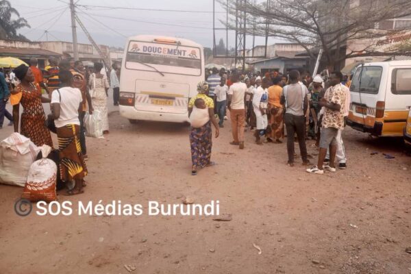 Fuel crisis: hundreds of students unable to go to school due to the strike of transporters sanctioned by a government unable to provide them with fuel