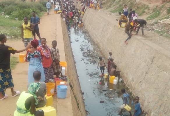 Bujumbura: kaskazini mwa jiji la kibiashara, kitovu cha tumbili walioathiriwa na ukosefu wa maji ya kunywa