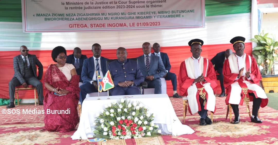 In the middle, President Neva surrounded by the Minister of Justice, the Attorney General of the Republic and the President of the Supreme Court, September 2023 (SOS Médias Burundi)