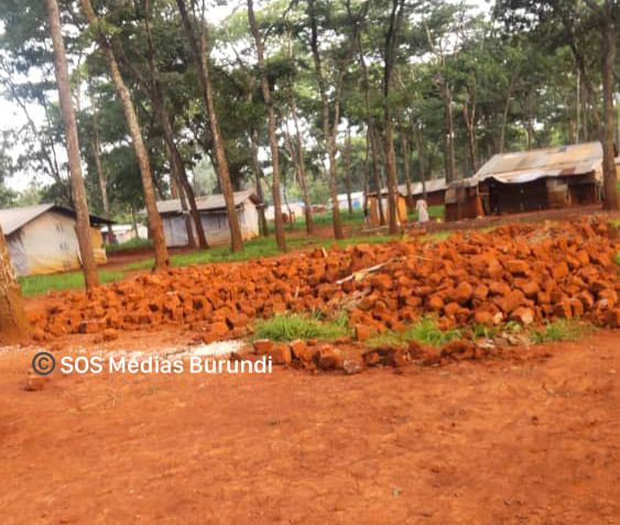 Remains of Doris’s house demolished Tuesday evening by the police and civilian guards known as “Sungusungu” (SOS Médias Burundi)
