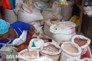 A seller of products that have faced an excessive price increase, including corn and cassava flour, in her shop in the town center of Makamba, December 2024 (SOS Médias Burundi)
