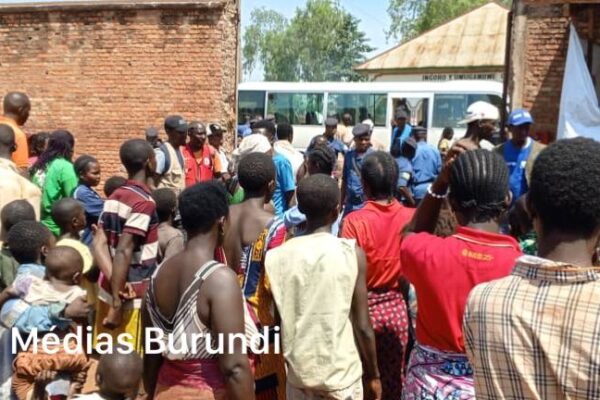 Photo of the week : Congolese refugees from Rugombo reject their transfer to Giharo