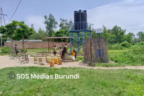 Picha ya wiki: uhaba wa maji ya kunywa ambao unahatarisha watu huko Gihanga