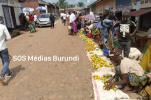 Des vendeuses de fruits au marché de Bubanza, avril 2025 © SOS Médias Burundi