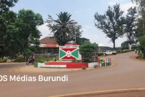 La place publique à Gitega dans la capitale politique du Burundi où un détenu a été abattu par un policier © SOS Médias Burundi