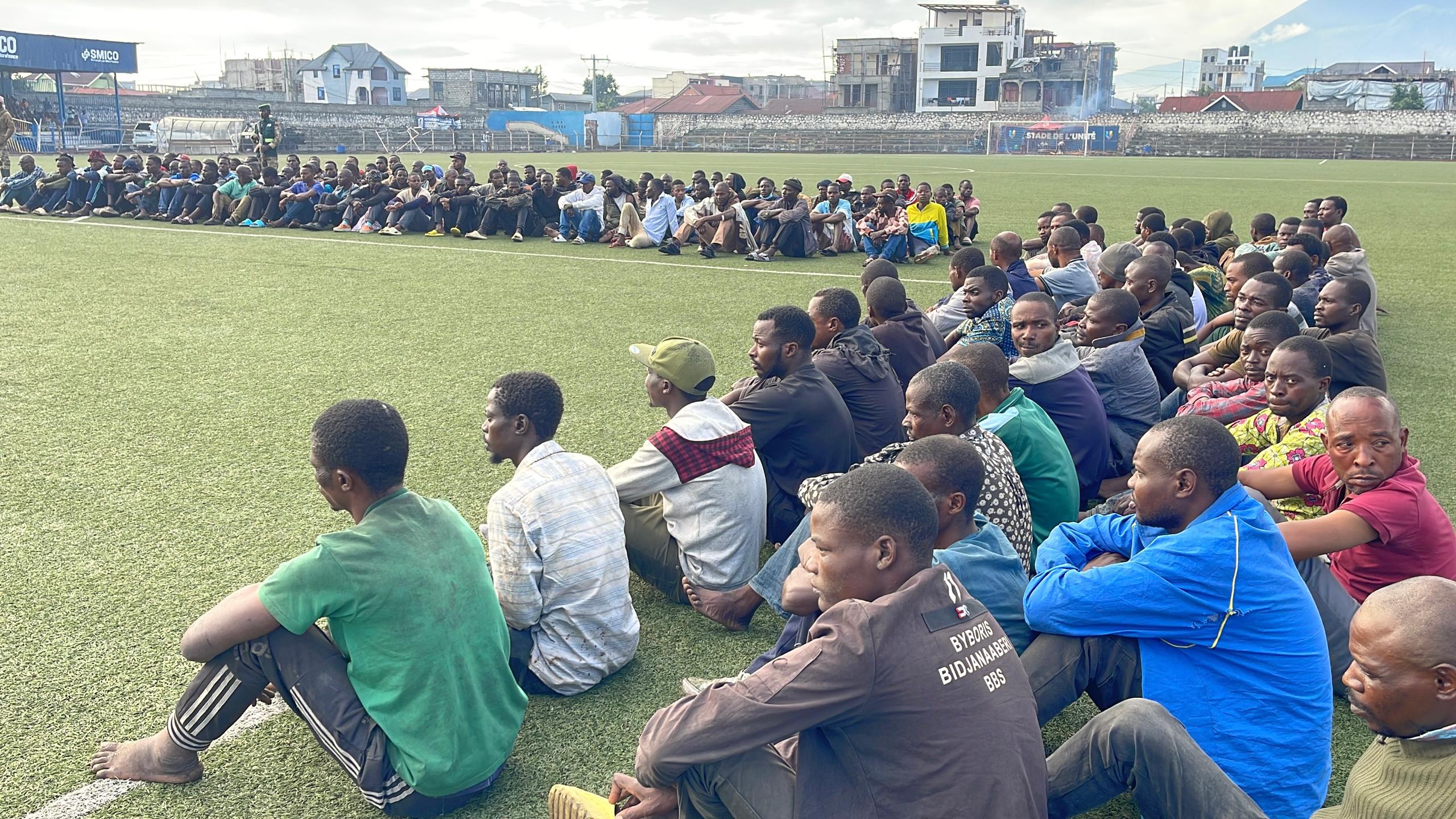 Des membres des FDLR et des FARDC arrêtés par les rebelles du M23 à Goma et présentés à la presse locale, le 10 mai 2025 © SOS Médias Burundi