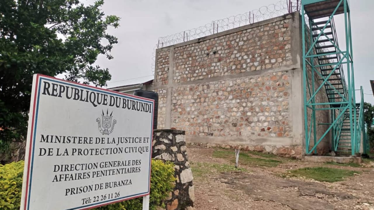 Une pancarte à l’entrée de la prison centrale de Bubanza
