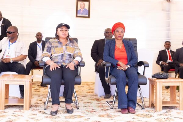 Musenyi : cross-border solidarity – Angéline Ndayishimiye and Denise Nyakeru Tshisekedi meet with Congolese refugees