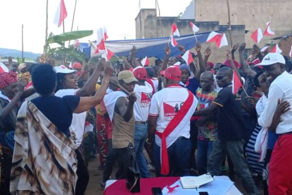 Un meeting des militants de l’Uprona dans le nord-ouest du Burundi, en mai 2025 © SOS Médias Burundi