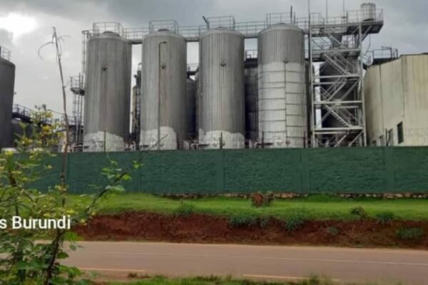 les dépôts de la Brarudi dans la capitale politique Gitega . À Bururi, en province de Burunga, commerçants et consommateurs dénoncent un manque de boissons qui affecte tout le monde © SOS Médias Burundi
