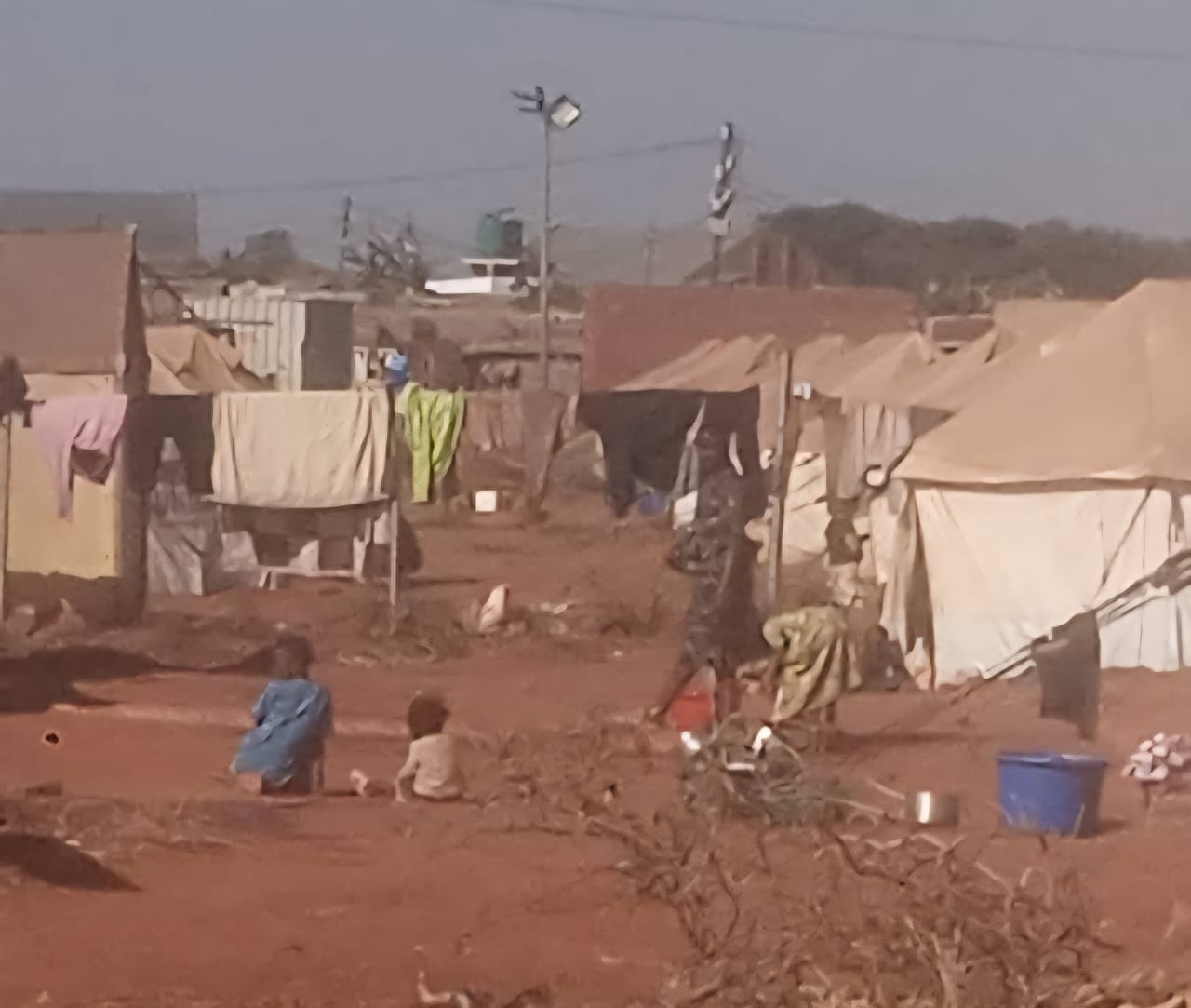 Une partie du camp de Dzaleka au Malawi, où quatre femmes enceintes ont perdu la vie à cause de la grève du personnel médical, août 2025 © SOS Médias Burundi